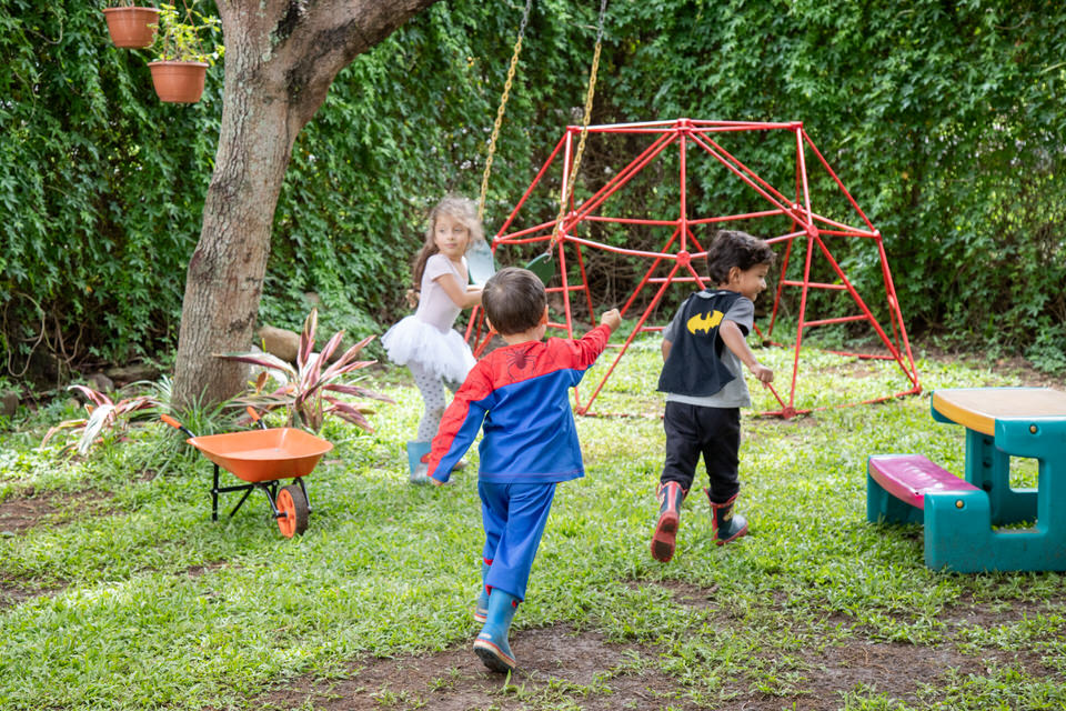 Niños jugando, Fotografía de Kinders, Karla Cordero Photography