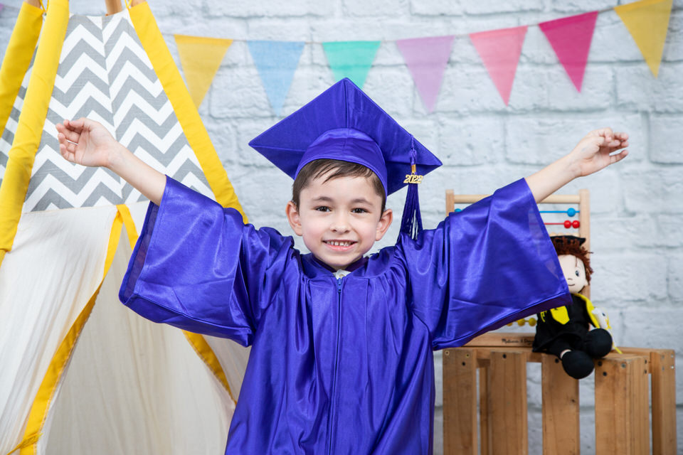 Fotografia de graduacion, foto de niño de preparatoria, Karla Cordero Photography