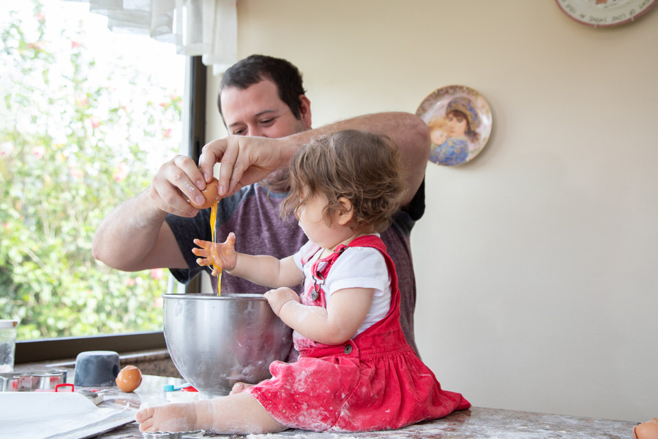 Sesion de Navidad en casa haciendo galletas, Karla Cordero Photography