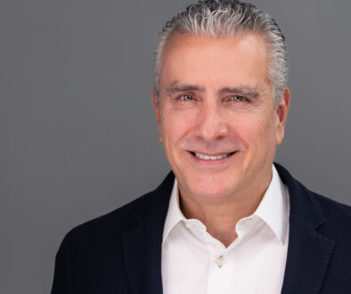 Headshot profesional, retrato corporativo de Hombre, Otto Guevara, Karla Cordero Photography